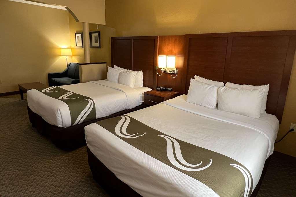 Quality Suites Midland North Loop 250 Chambre photo